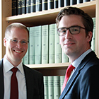 Gezielt den Juristen-Nachwuchs ansprechen – dafür entwickelte ZF Friedrichshafen ein spezielles Training. Dr. Jan Eckert (links) und Martin Kay verantworten es.