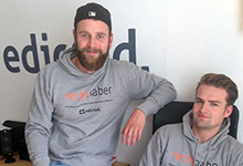 Philipp Harsleben (mit Bart) und Marco Klock wollen mit ihrer Internet-Plattform Edicted Anwälte mit Studenten und Referendaren zusammenbringen.