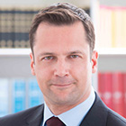 Verteidiger: Benedikt Pauka von der Kanzlei Pauka von Dreden & Link.